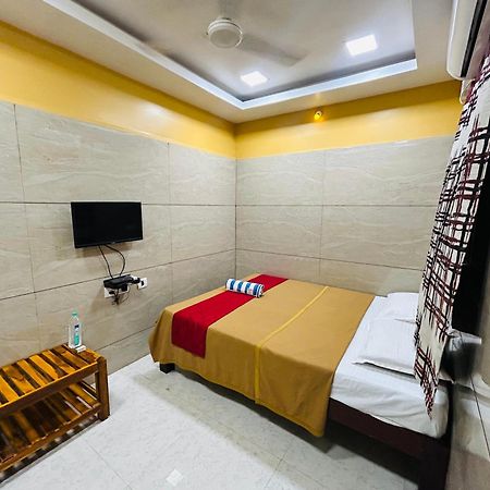 甘吉布勒姆 Gsr Residency酒店 外观 照片