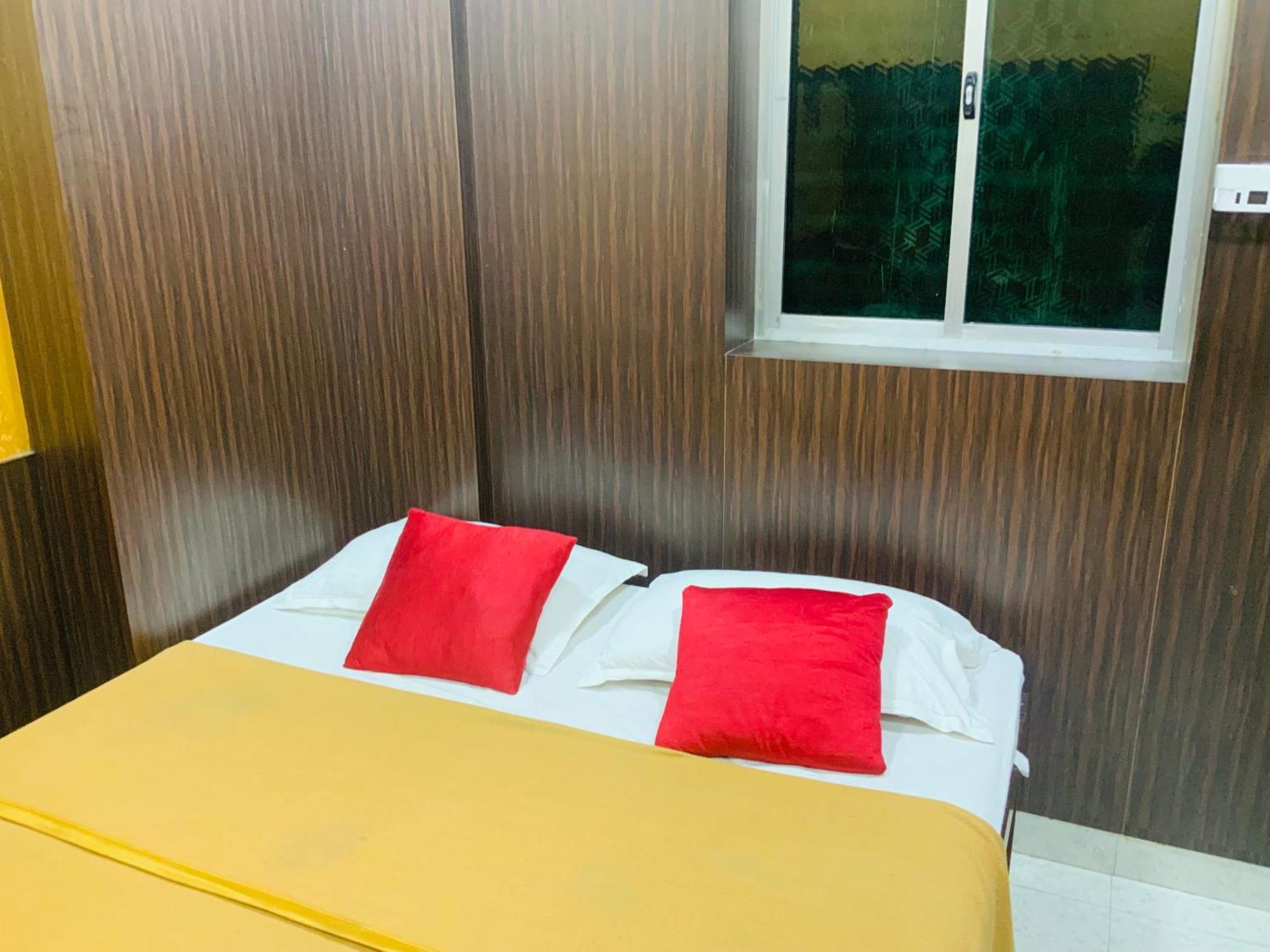 甘吉布勒姆 Gsr Residency酒店 外观 照片